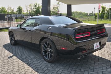 Dodge Challenger - 5