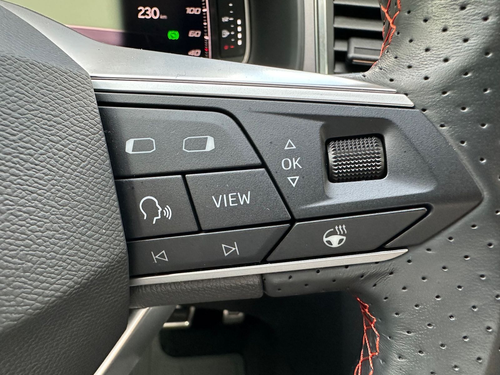 Fahrzeugabbildung SEAT Ateca FR 4Drive 2.0 TSI DSG NAV+LED+KAM+ACC