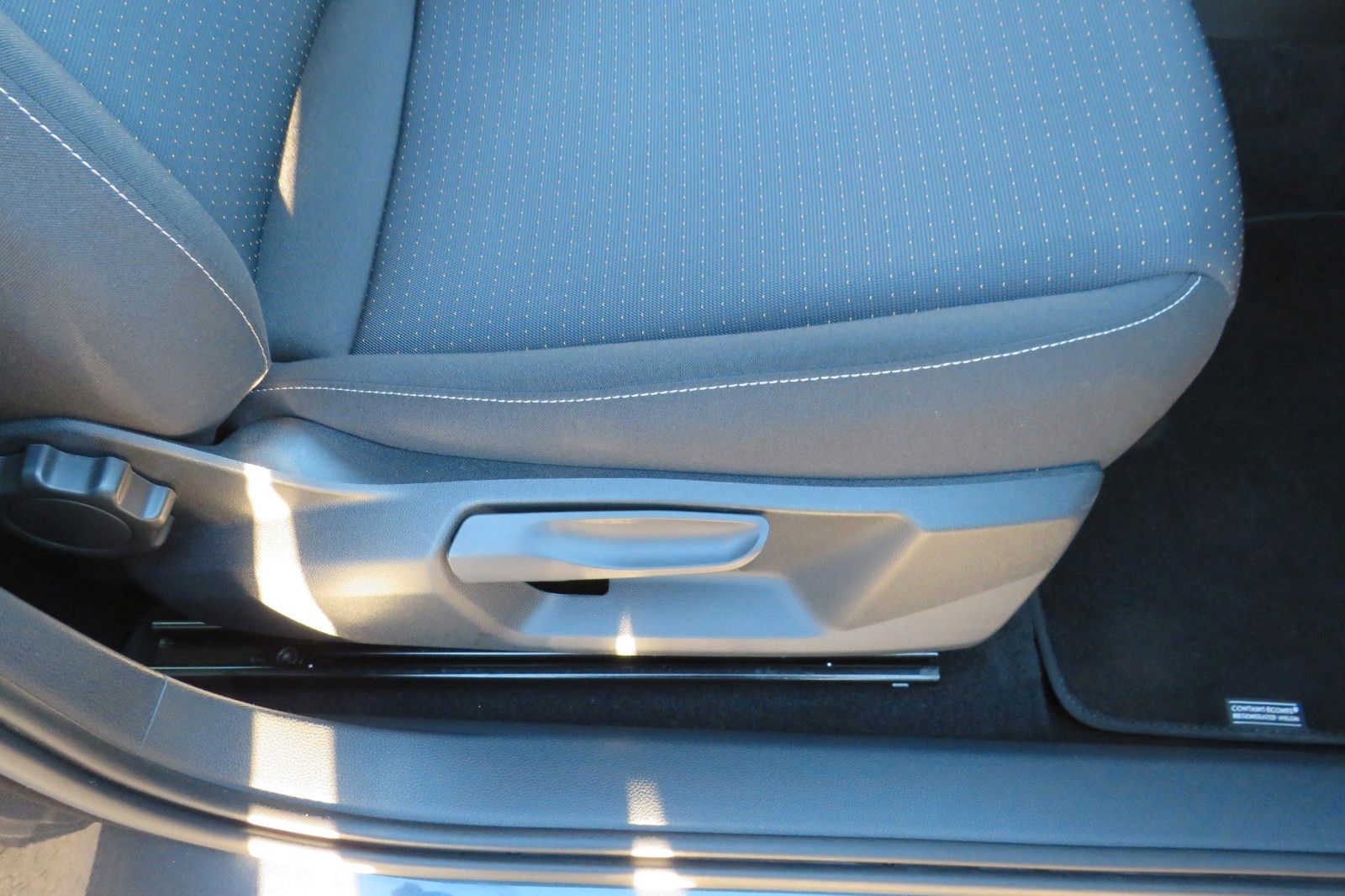 Fahrzeugabbildung SEAT Arona Style NAVI APP SITZH. PDC GRA 1.HD