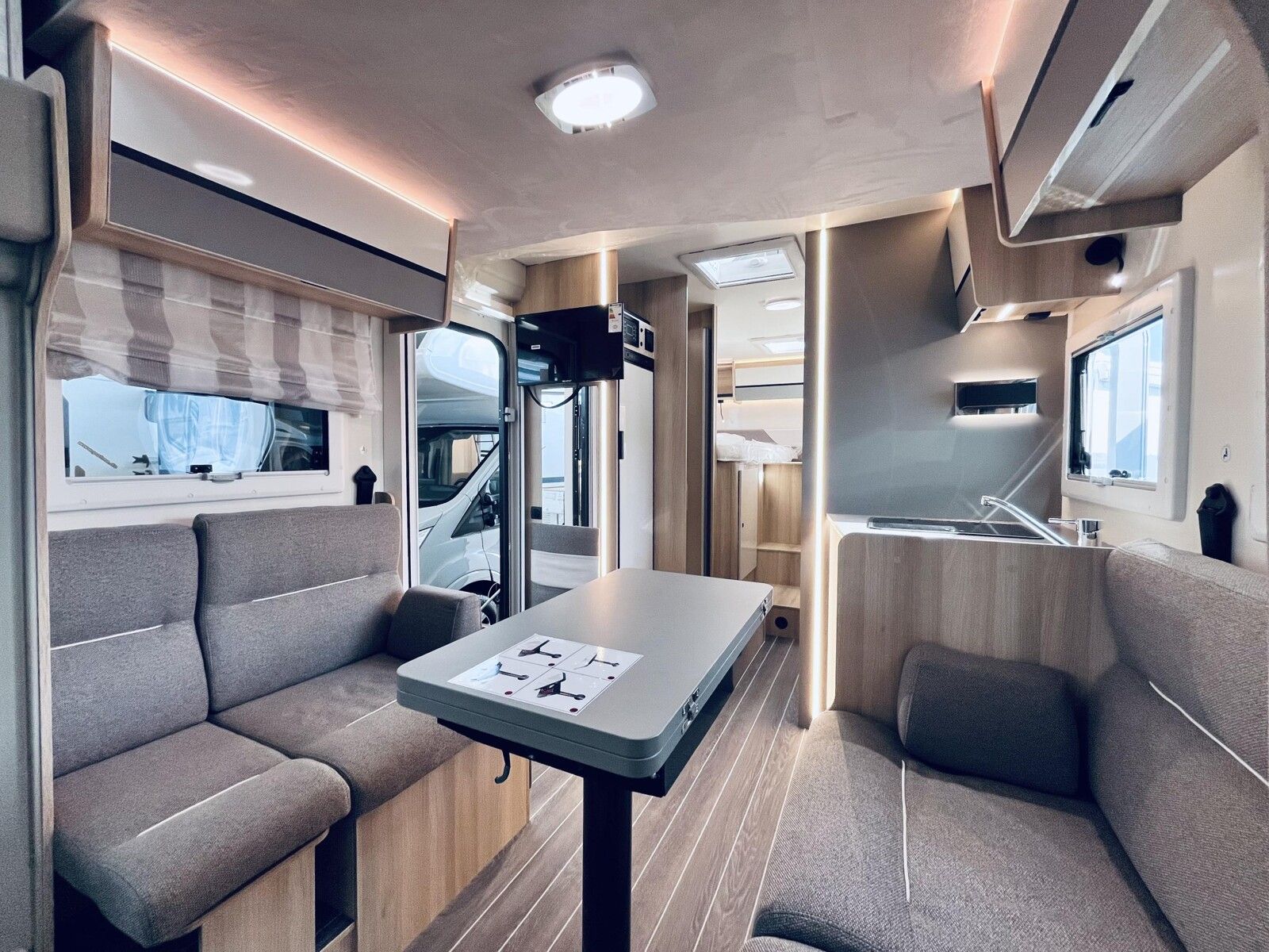 Fahrzeugabbildung NobelART T 7000 Ford