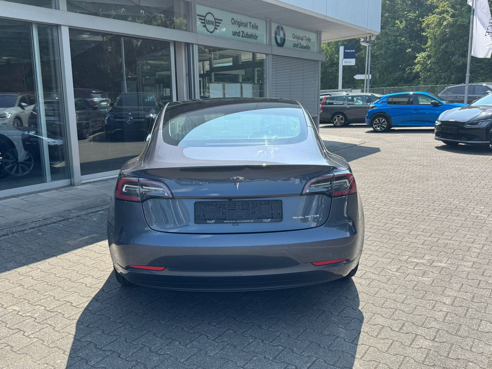 Fahrzeugabbildung Tesla Model 3 LR Dual AWD PANO+STDHZ+NAVI+LED+ACC+