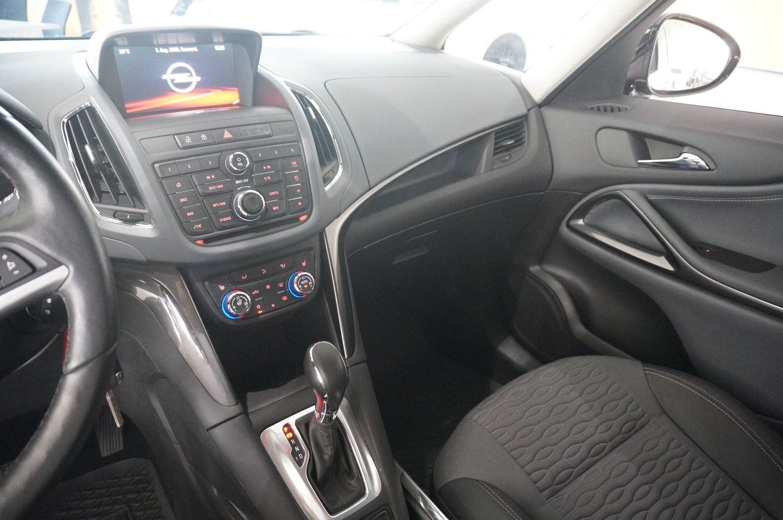 Fahrzeugabbildung Opel Zafira C Tourer 1.6T INNOV. 7-SITZ NAVI/SHZ/AHK