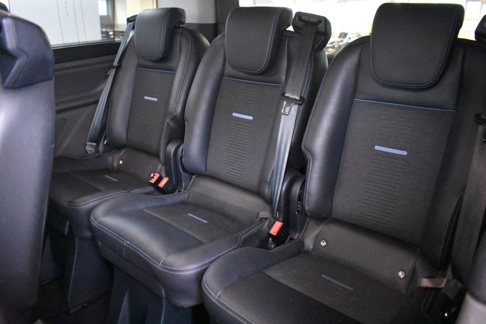 FORD Tourneo Cust 320 Activ 8SI+NAV+XEN+SHZ+ACC+LEDER - Image 20