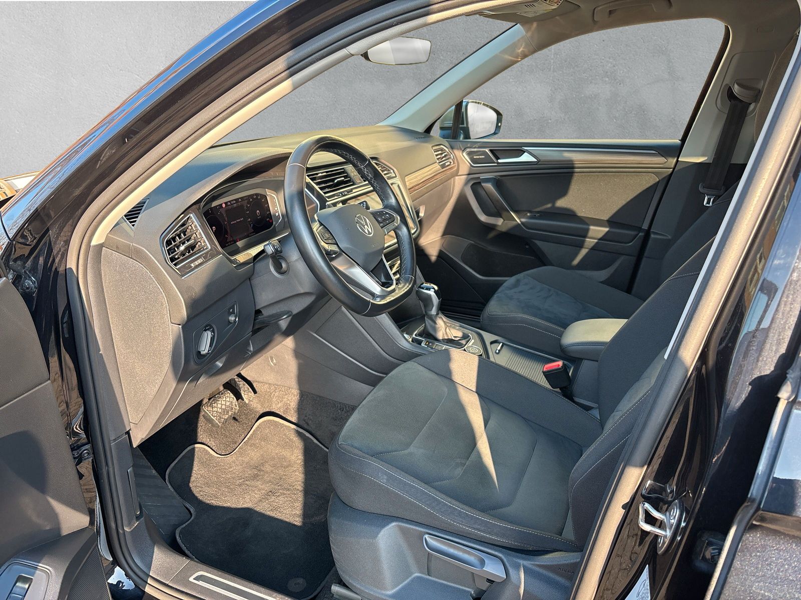 Fahrzeugabbildung Volkswagen Tiguan Allspace 2.0 TDI 4Motion Kamera Harman&Ka