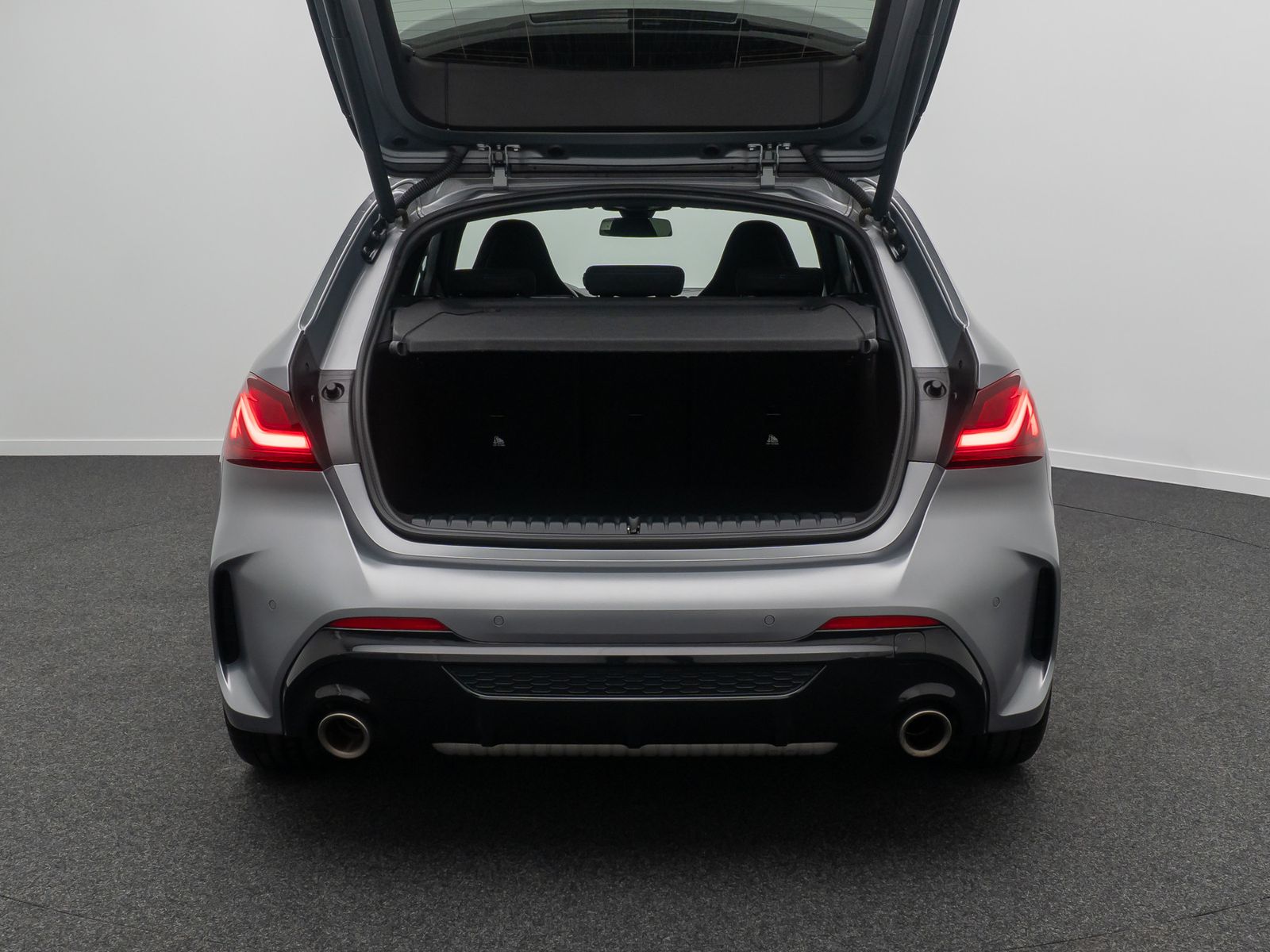 Fahrzeugabbildung BMW M135 xD HUD DAB Kamera HiFi Komfort 18Zoll