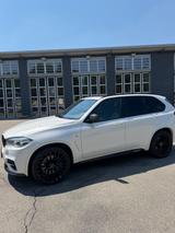 BMW X5 M50 M50d - - BMW X5 M50 aus 2015