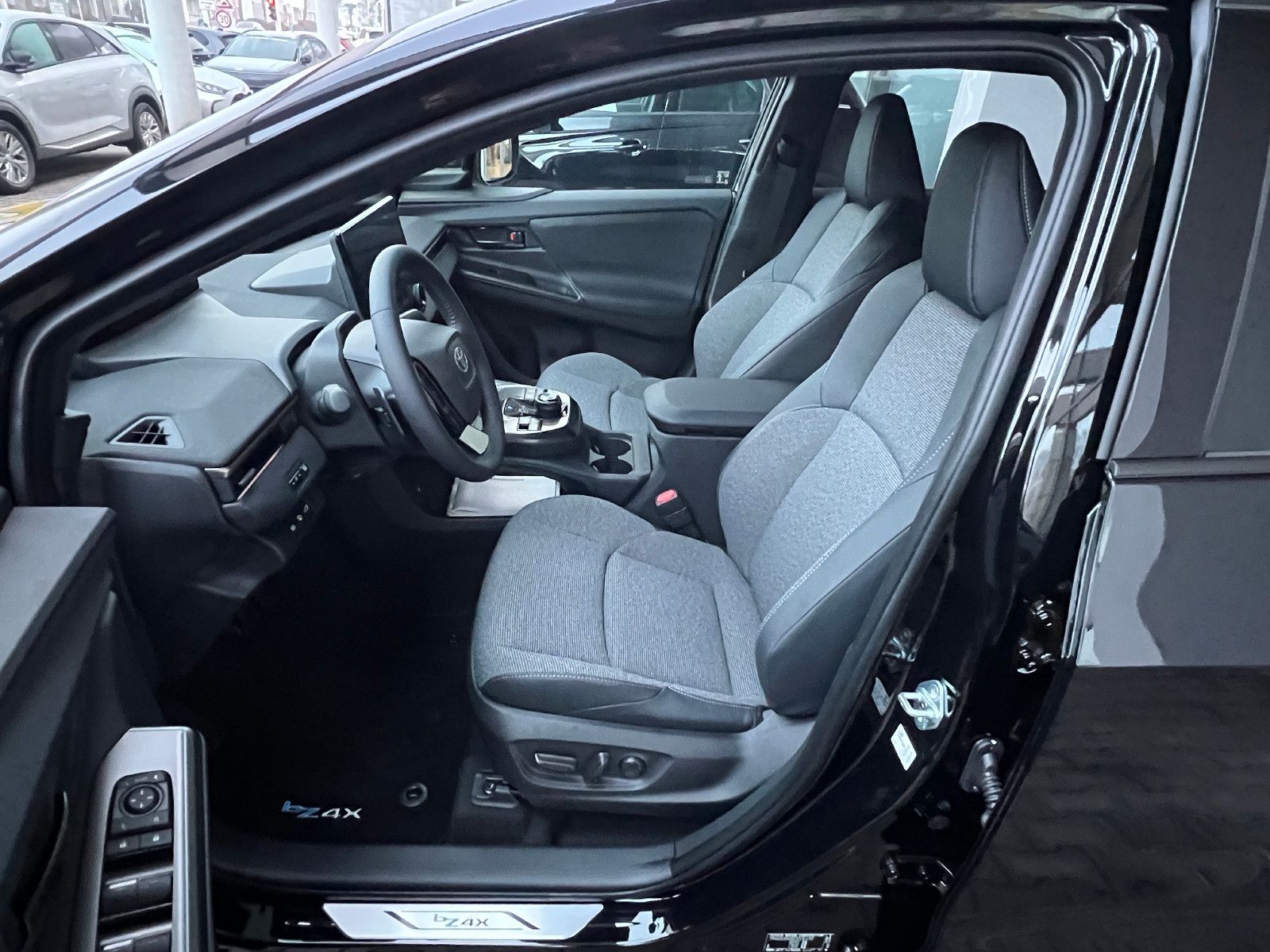 Fahrzeugabbildung Toyota BZ4X 73 kWh Teamplayer 360° KAMERA