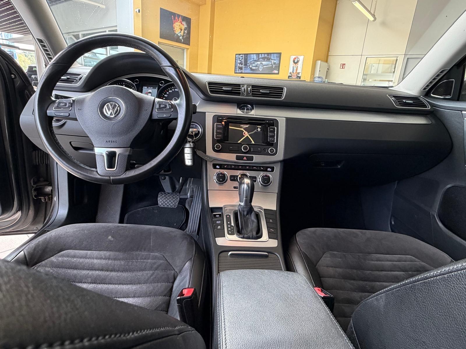 Volkswagen Passat 2011 — photo 17