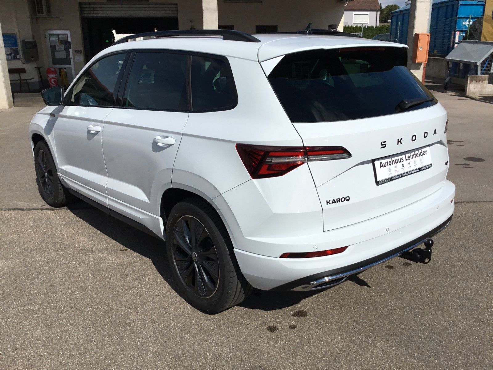 Fahrzeugabbildung SKODA Karoq 2.0l TSI DSG 4x4 Sportline+AHK+Matrix+Pano