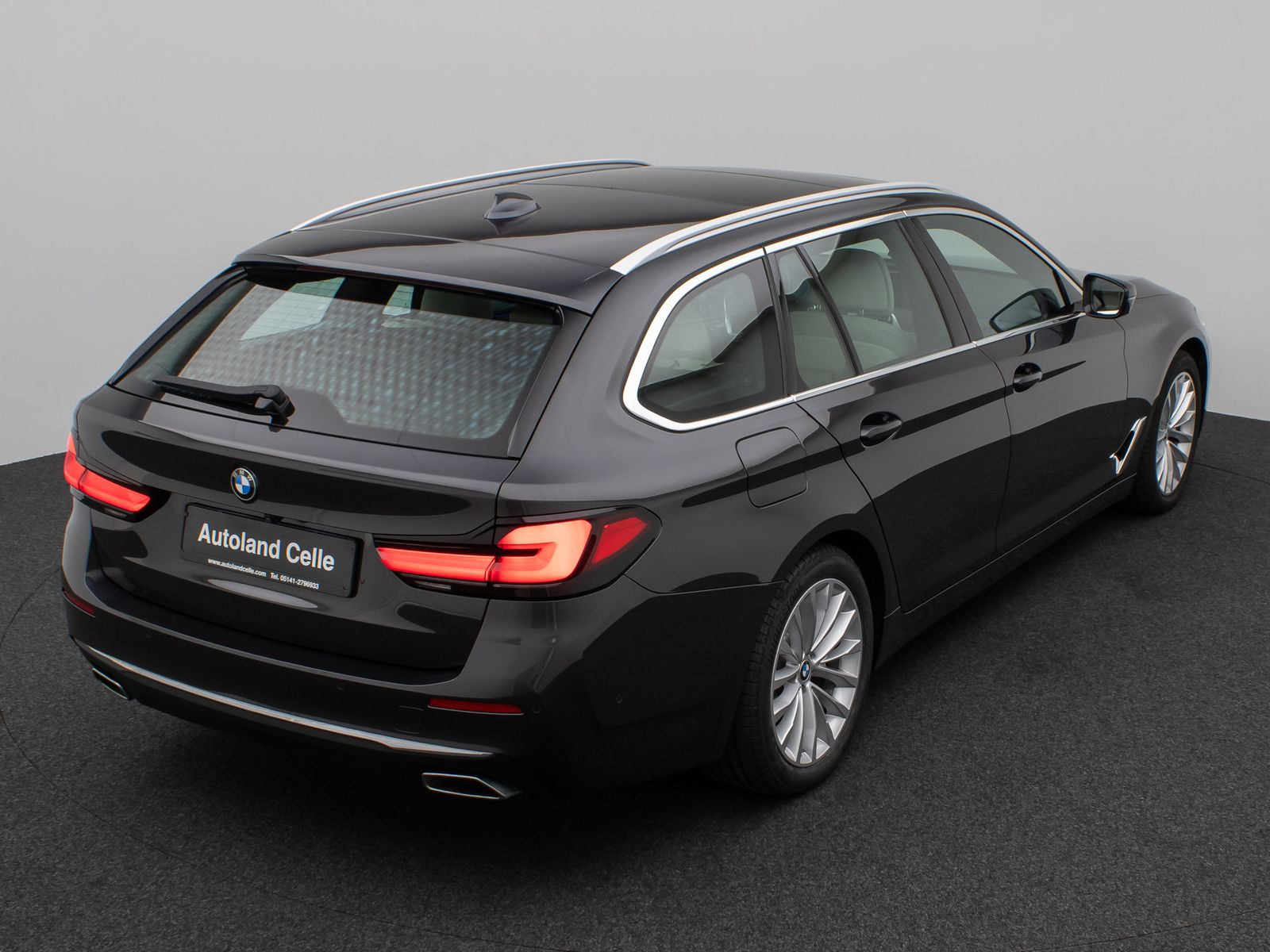 Fahrzeugabbildung BMW 520d  xD Luxury Line Panorama Kamera DAB H/K AHK