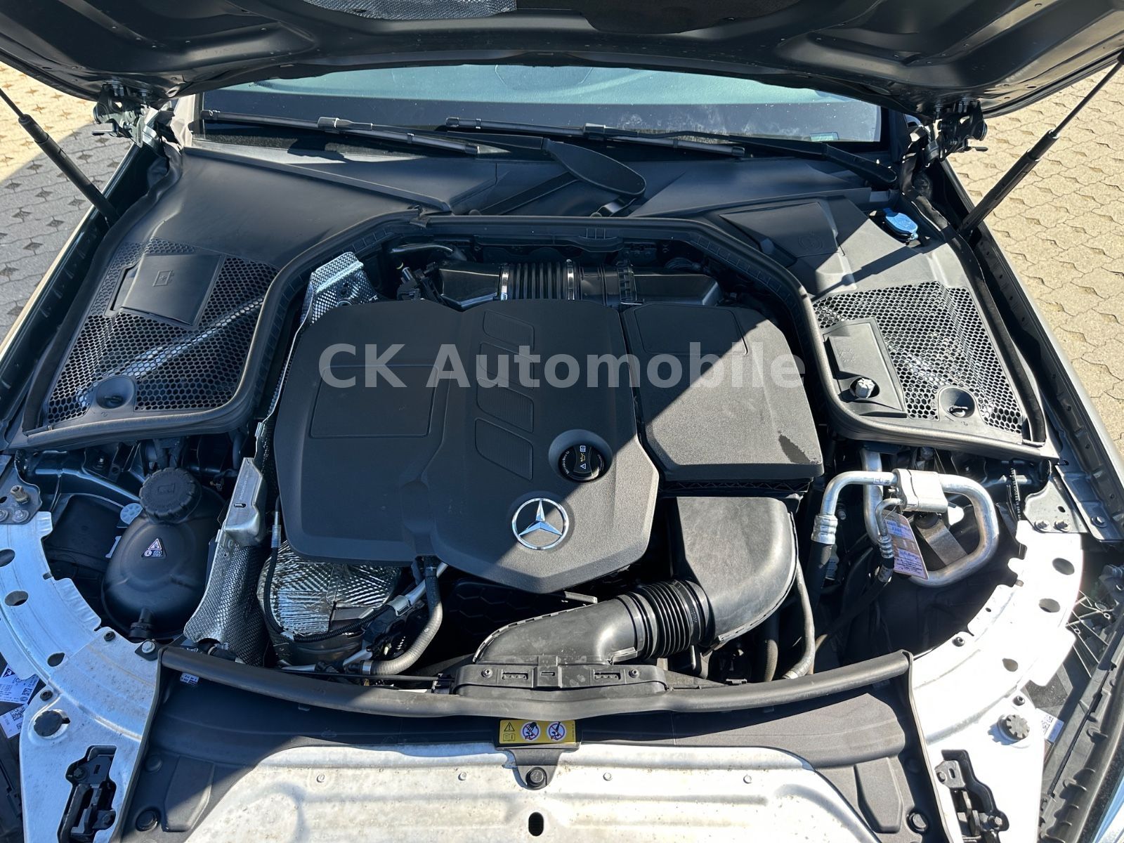 Fahrzeugabbildung Mercedes-Benz C200d T Avantgarde/Navi/LED/Kamera/AHK
