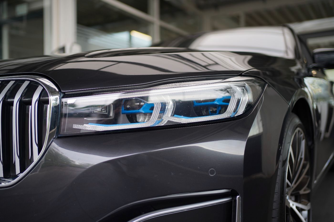 Fahrzeugabbildung BMW 750i xDrive +ferngest. Parken+Komfortsitze v&h++