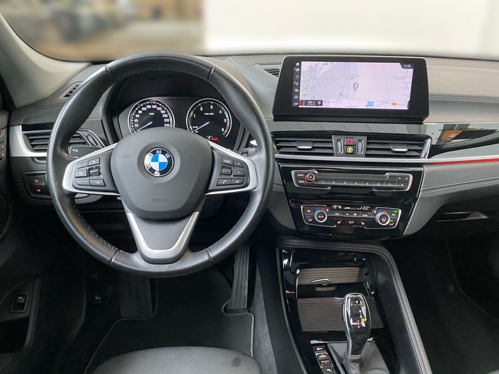 BMW X1 xDrive20d Sport Line HUD Pano ad.LED AHK imagem 3