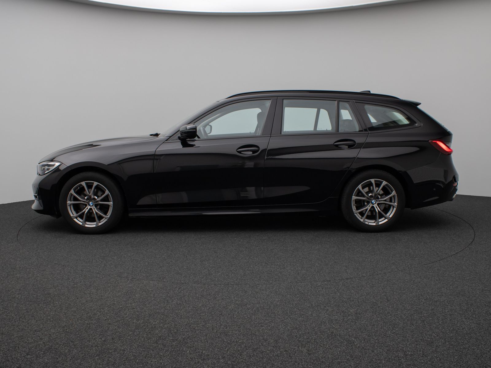 Fahrzeugabbildung BMW 320d Sport Line LED PDC Geschwindigk Indivibual