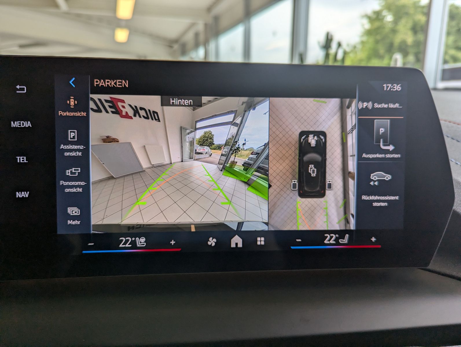 BMW 120 d M-Sport Pano HUD AHK Assist-Plus - Image 31