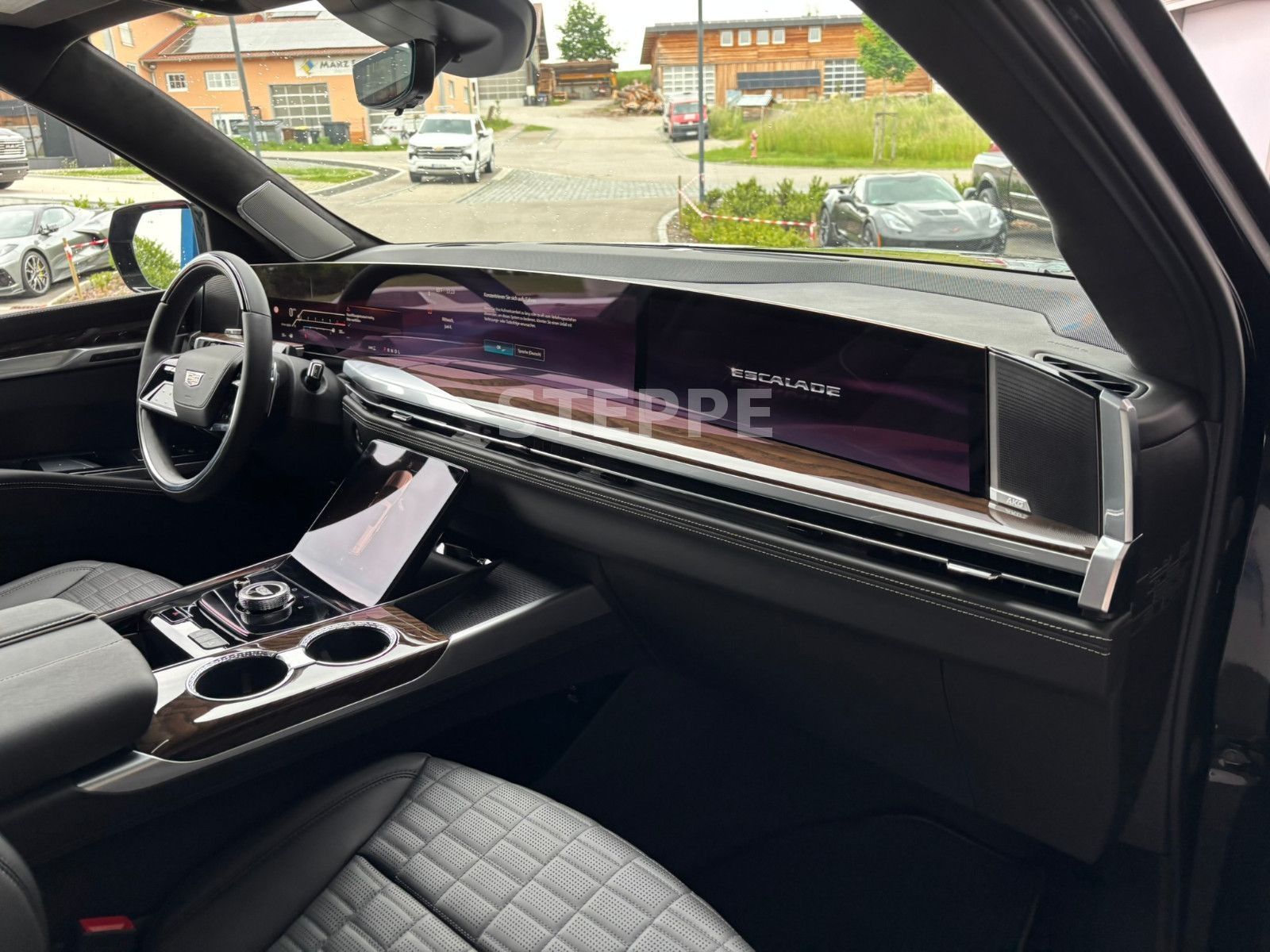 Cadillac Escalade FACELIFT MY26 6.2 V8 ESV Sport Platinum