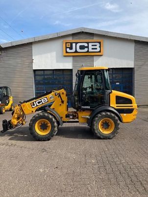 JCB TM220