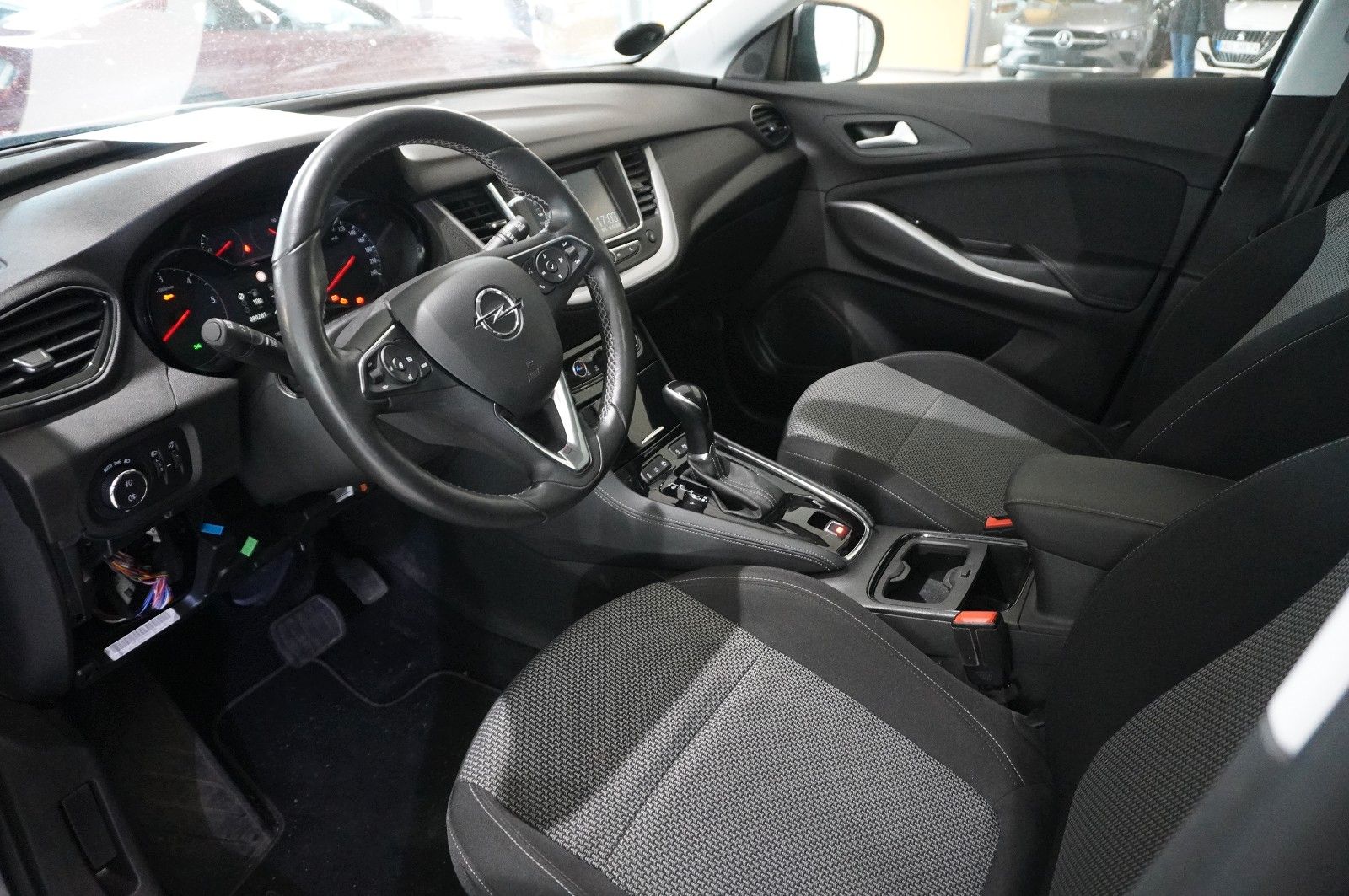 Fahrzeugabbildung Opel Grandland (X) 1.5D  EDIT. NAVI/LED/KAMERA/SH/AHK