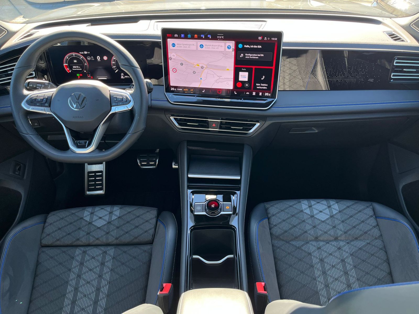Image du véhicule Volkswagen Tiguan 2.0 TDI 4M R-Line PANO*H&amp;K*AHK*MATRIX*20".