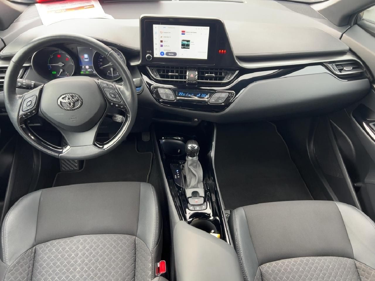 Fahrzeugabbildung Toyota C-HR 2,0 Hybrid Team D 4x2