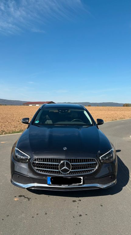 Image of Mercedes-Benz E 300