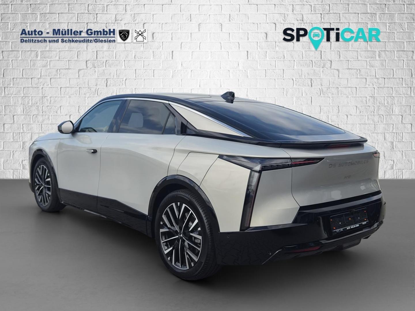 DS Automobiles No8 Etoile FWD 230PS LEDER/ACC/NAVI/Glasdach/LED