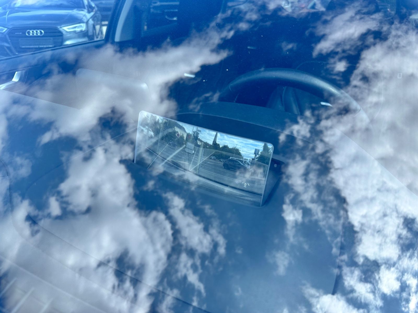 Fahrzeugabbildung Ford FOCUS TURNIER VIGNALE*PANO+LED+1.HAND*