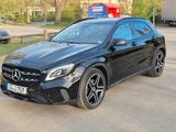 Mercedes-Benz GLA 220 4MATIC DCT - AUTOM,MB100 Garantie,LED - Mercedes-Benz GLA 220 von privat