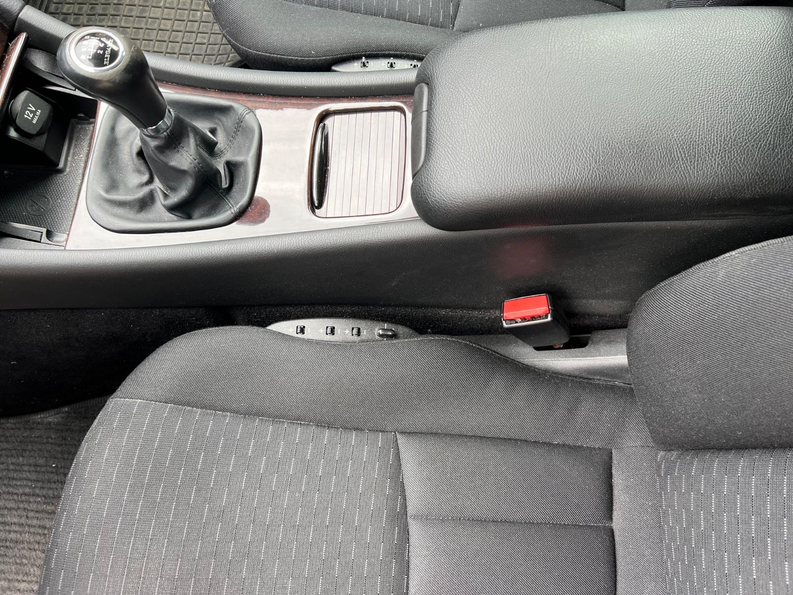Mercedes-Benz C220 2004 — photo 8