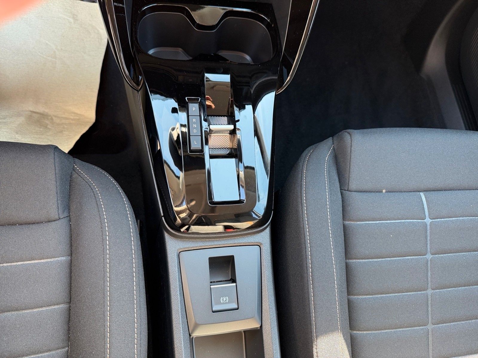 Fahrzeugabbildung Citroën C3 Aircross Hybrid 145 PLUS*Ganzjahresreifen