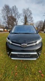 Toyota Proace (Verso) 2,0-l-D-4D 130kW L1 Team Deut... - schwarze Toyota Proace (Verso)