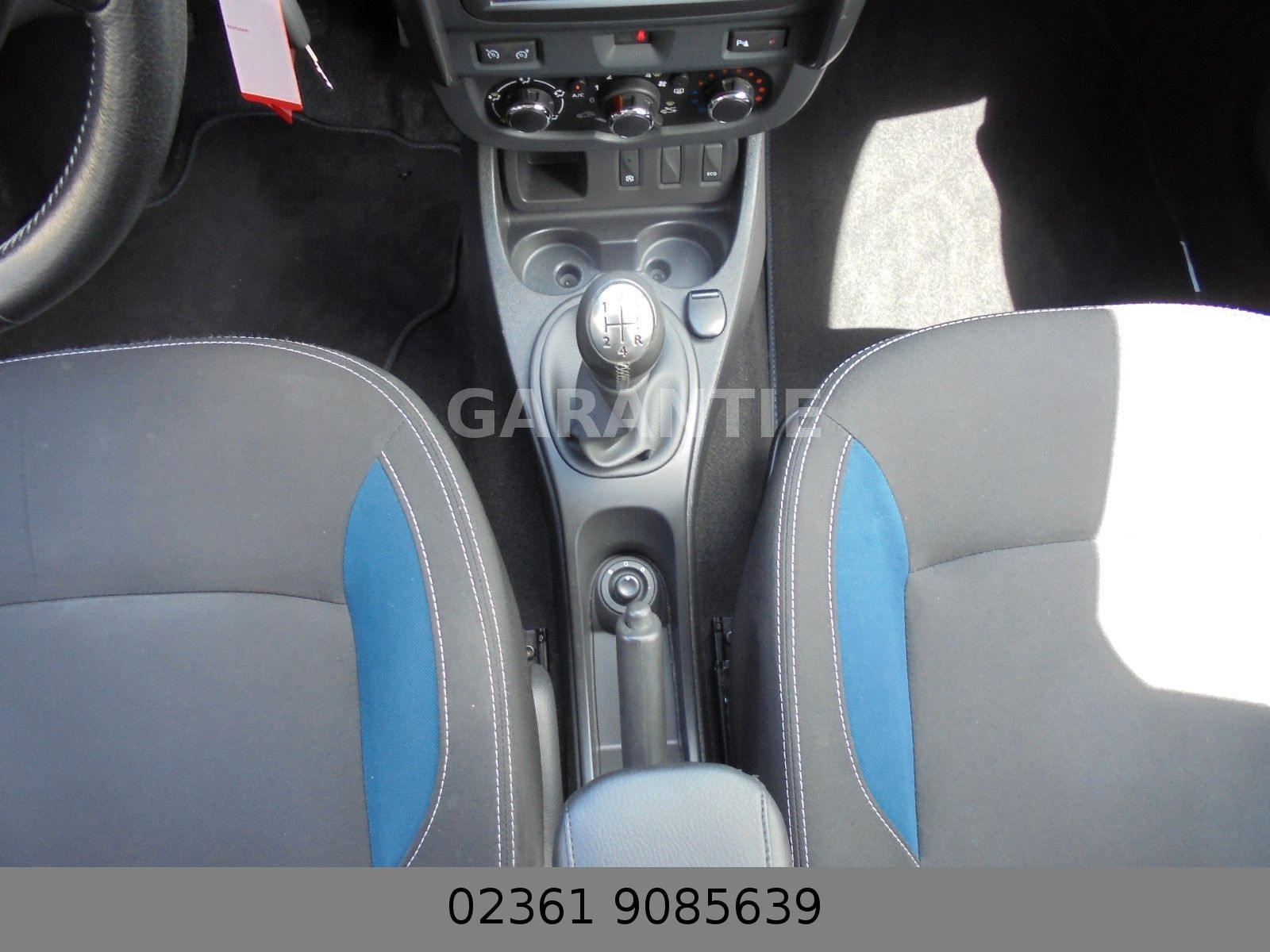 Fahrzeugabbildung Dacia Duster 1.6 Celebration 4x2 Klima/Navi/PDC/A H K/