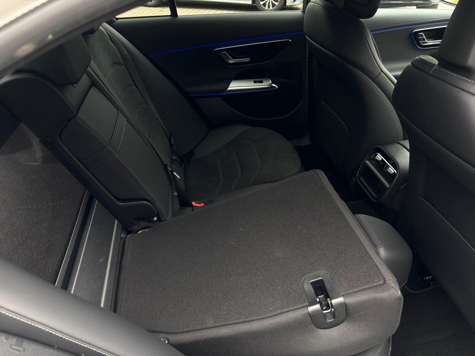 Mercedes-Benz E 220 d Limousine AMG Line Night-Paket*Distronic
