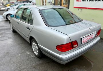 Mercedes E 230 - 3