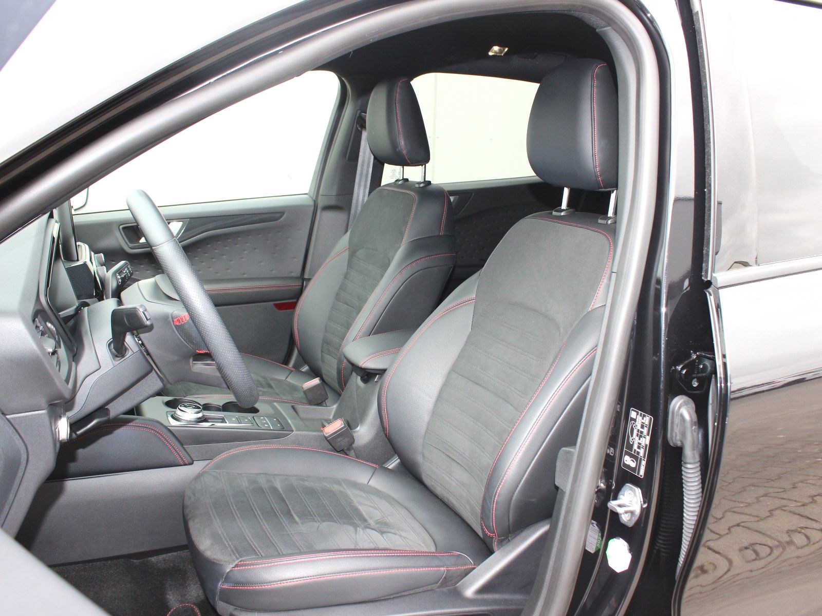 Fahrzeugabbildung Ford Kuga Plug-In Hybrid ST-Line X