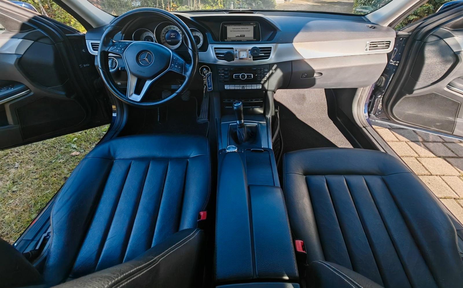 Mercedes-Benz E 220 BlueTEC BlueEFF. Standard