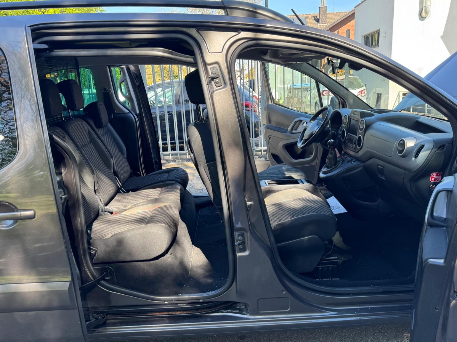 Peugeot Partner Tepee Allure 1HD/PEUGEOT SCHECKHEFT/NAVI