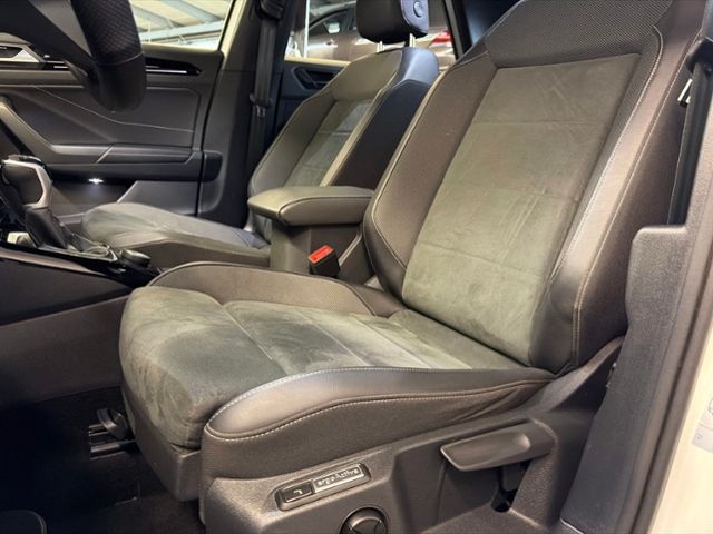 Fahrzeugabbildung Volkswagen T-Roc 2.0 TSI R-LINE 4MOTION "BLACK STYLE" LED-M
