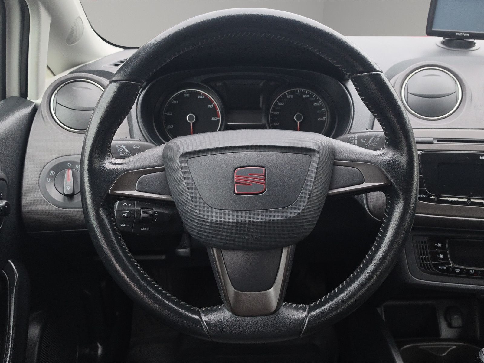 Fahrzeugabbildung SEAT Ibiza Lim. Style Viva TÜV SERVICE NEU