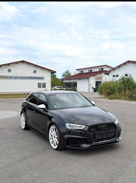 Image of Audi RS3