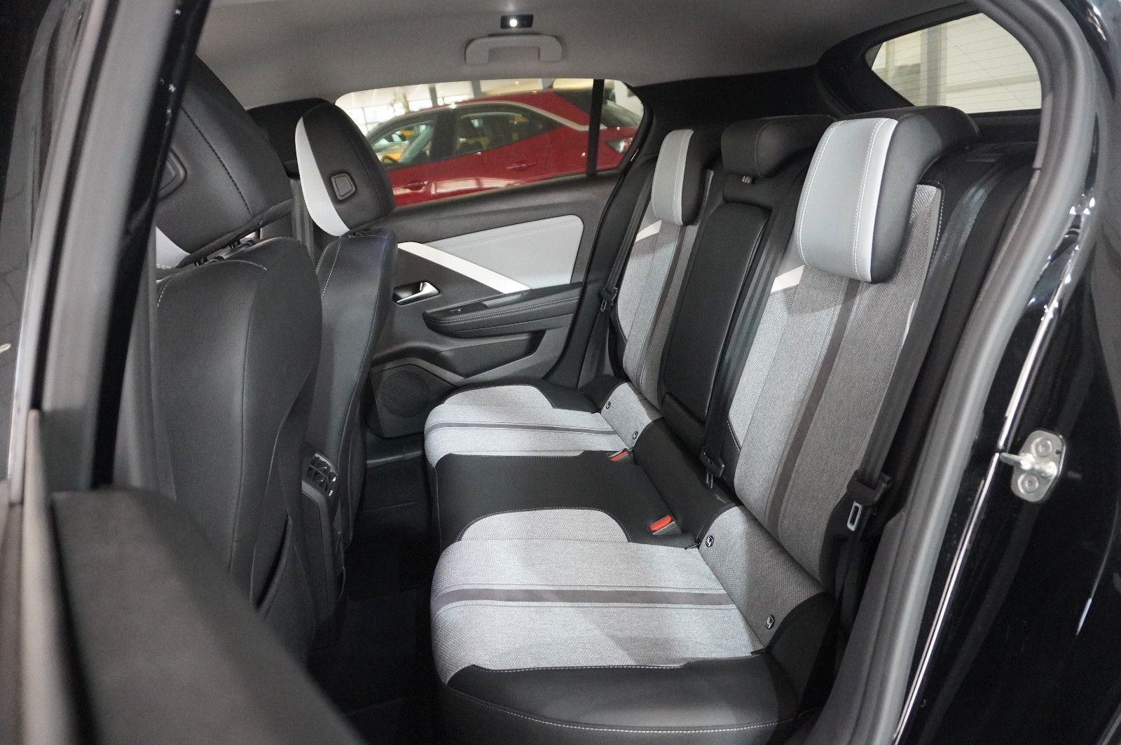 Fahrzeugabbildung Opel Astra L Lim. 1.5D ELEGANCE NAVI/LED/KAMERA/SPORT