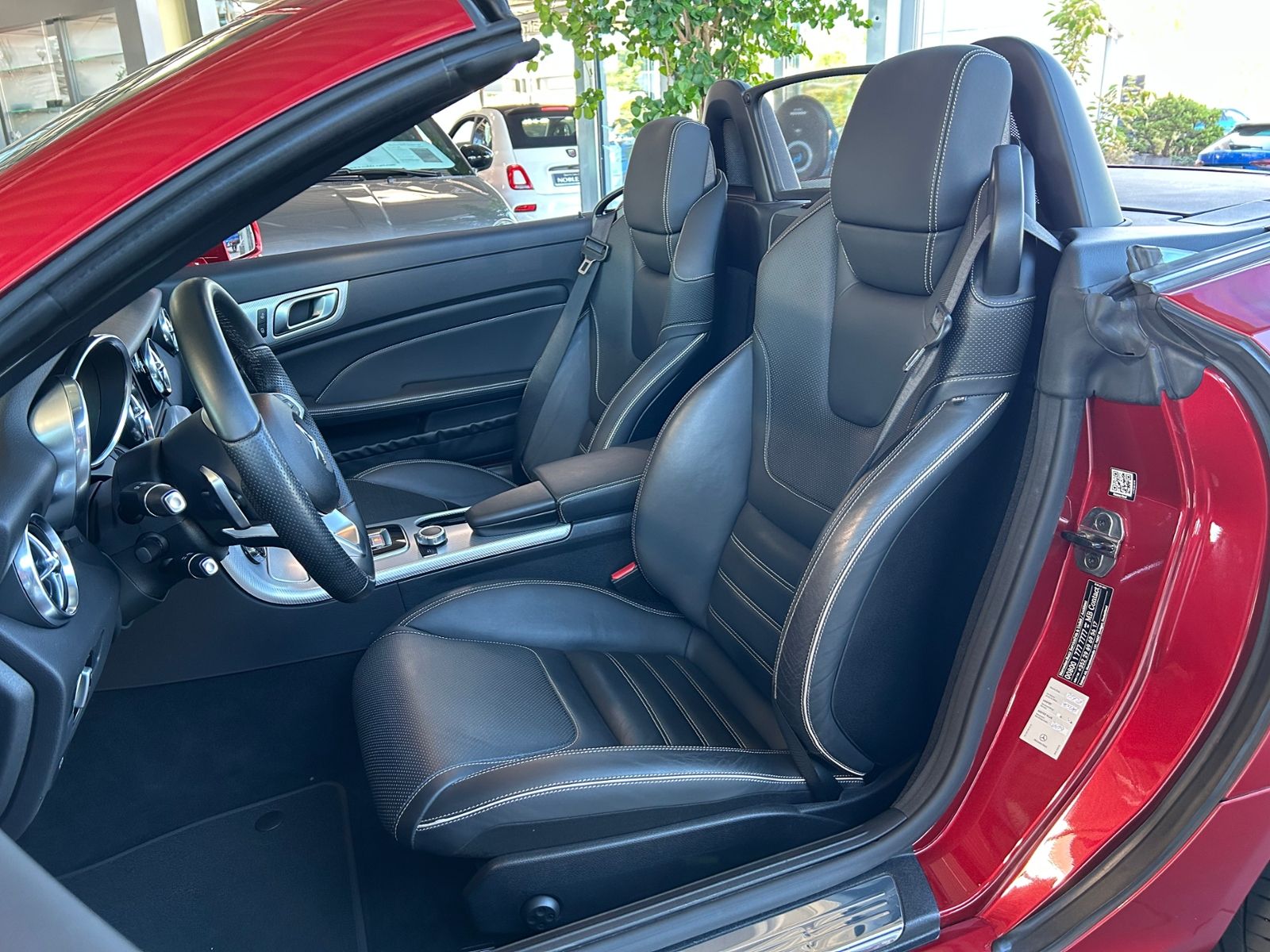 Fahrzeugabbildung Mercedes-Benz SLC 300 Roadster AMG Line KLIMA LED NAVI