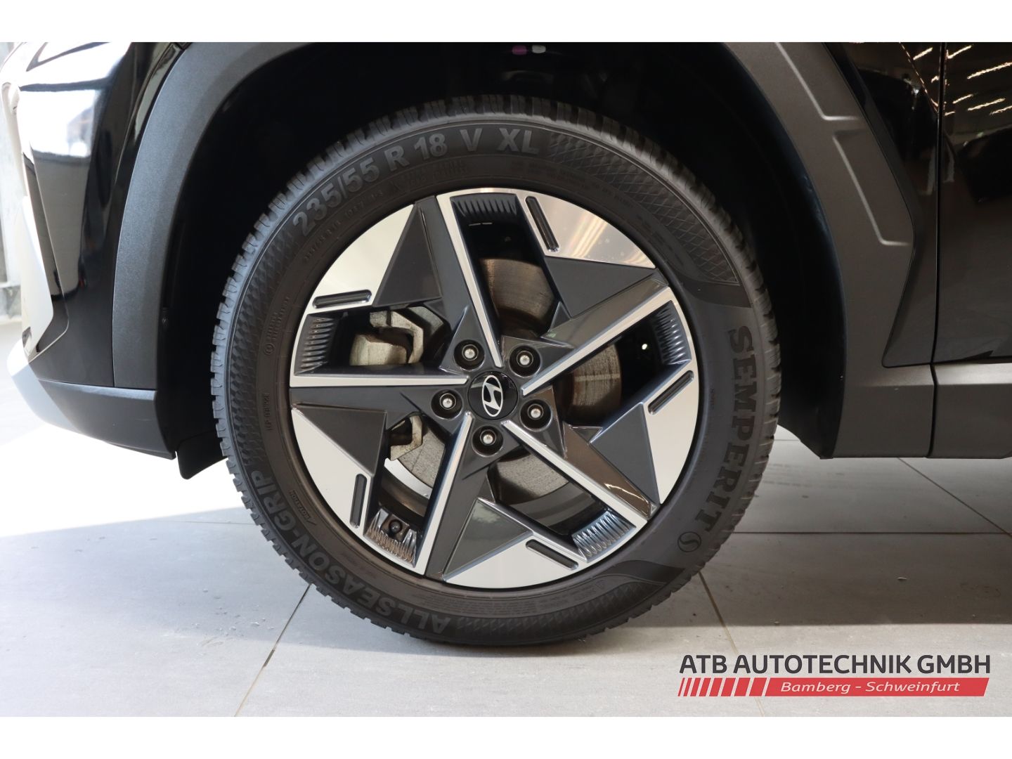 Fahrzeugabbildung Hyundai Tucson Trend 1.6 T-GDI PHEV 99,3% SOH 6-AT 4WD N