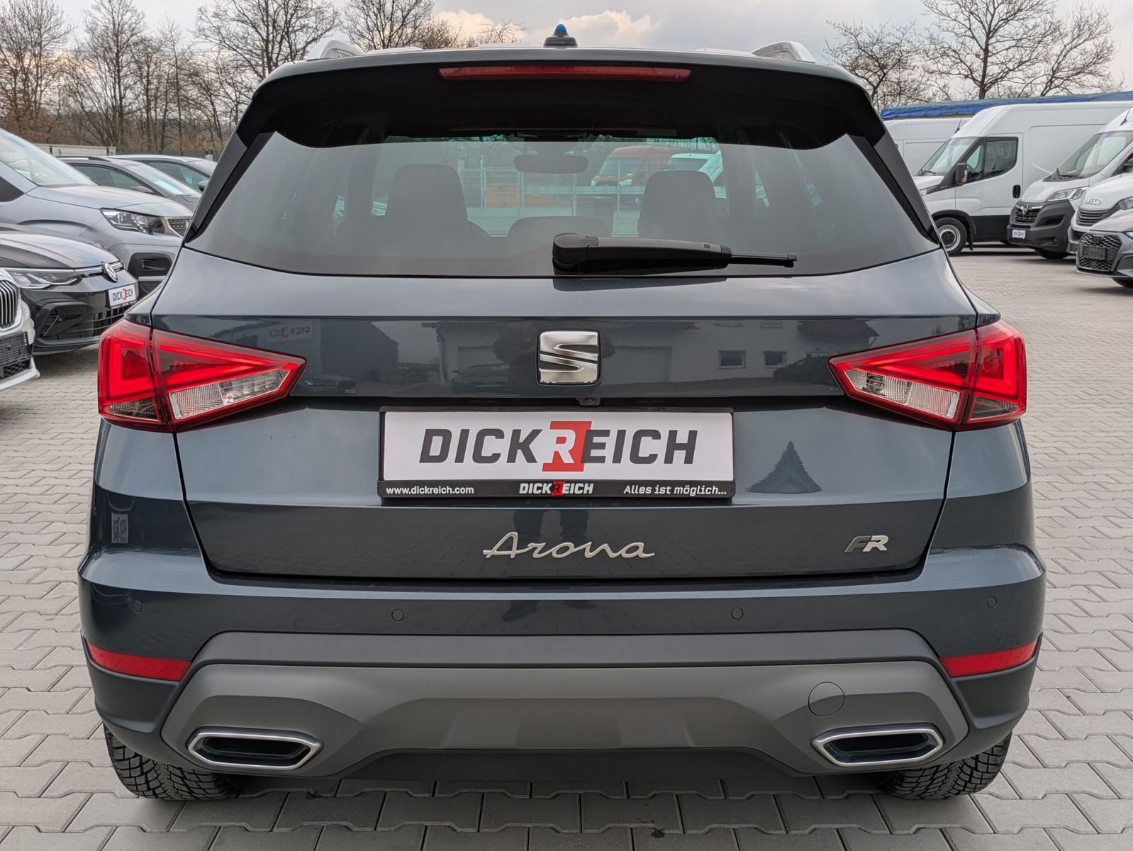 Fahrzeugabbildung SEAT Arona 1.0 TSI FR DSG AHK*ACC*LED*APP*DAB*KAMERA