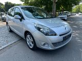 Renault Grand Scenic - Renault Grand Scenic aus 2011