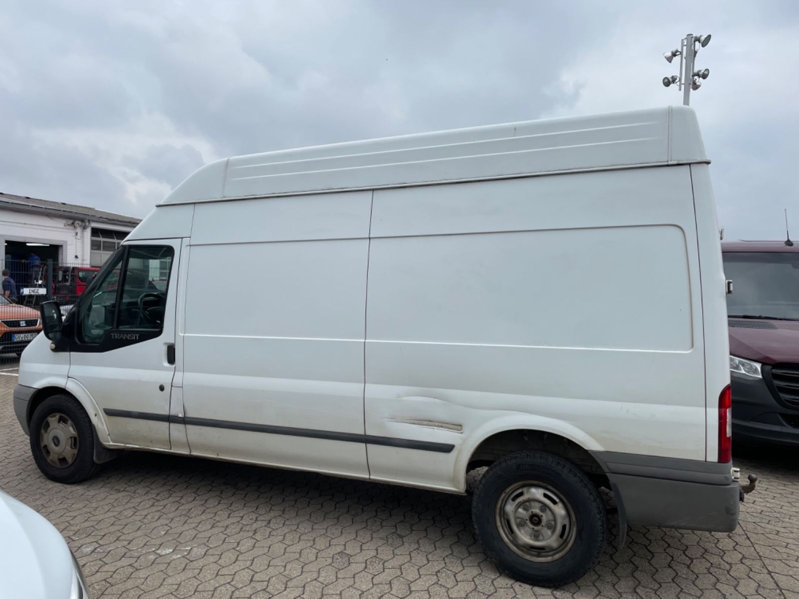 Fahrzeugabbildung Ford Transit Kasten FT 350 L Trend LKW *EXPORT*