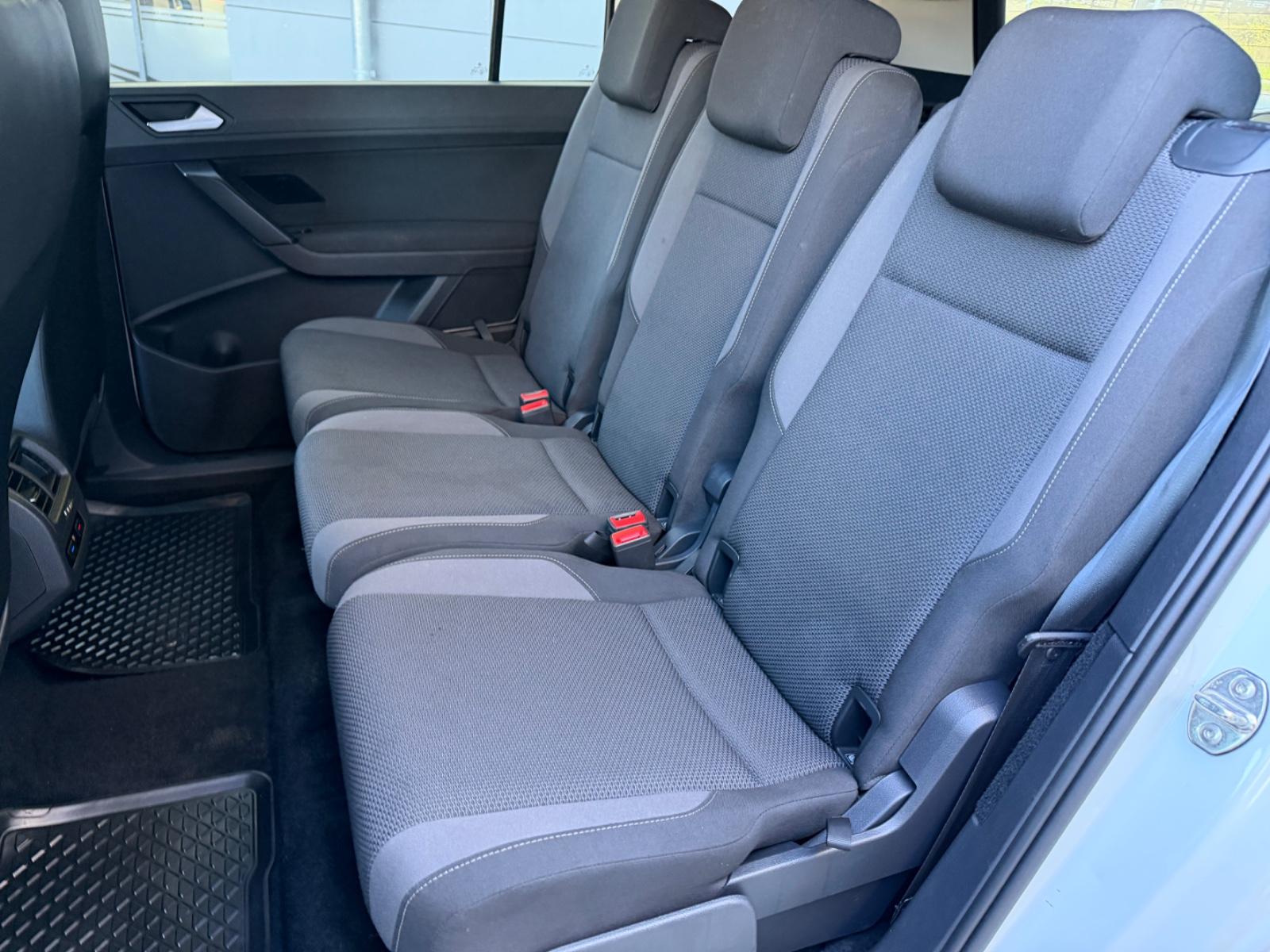 Volkswagen Touran Trendline/TEMPOMAT/SHZ/7 SITZER/AUTOMATIK
