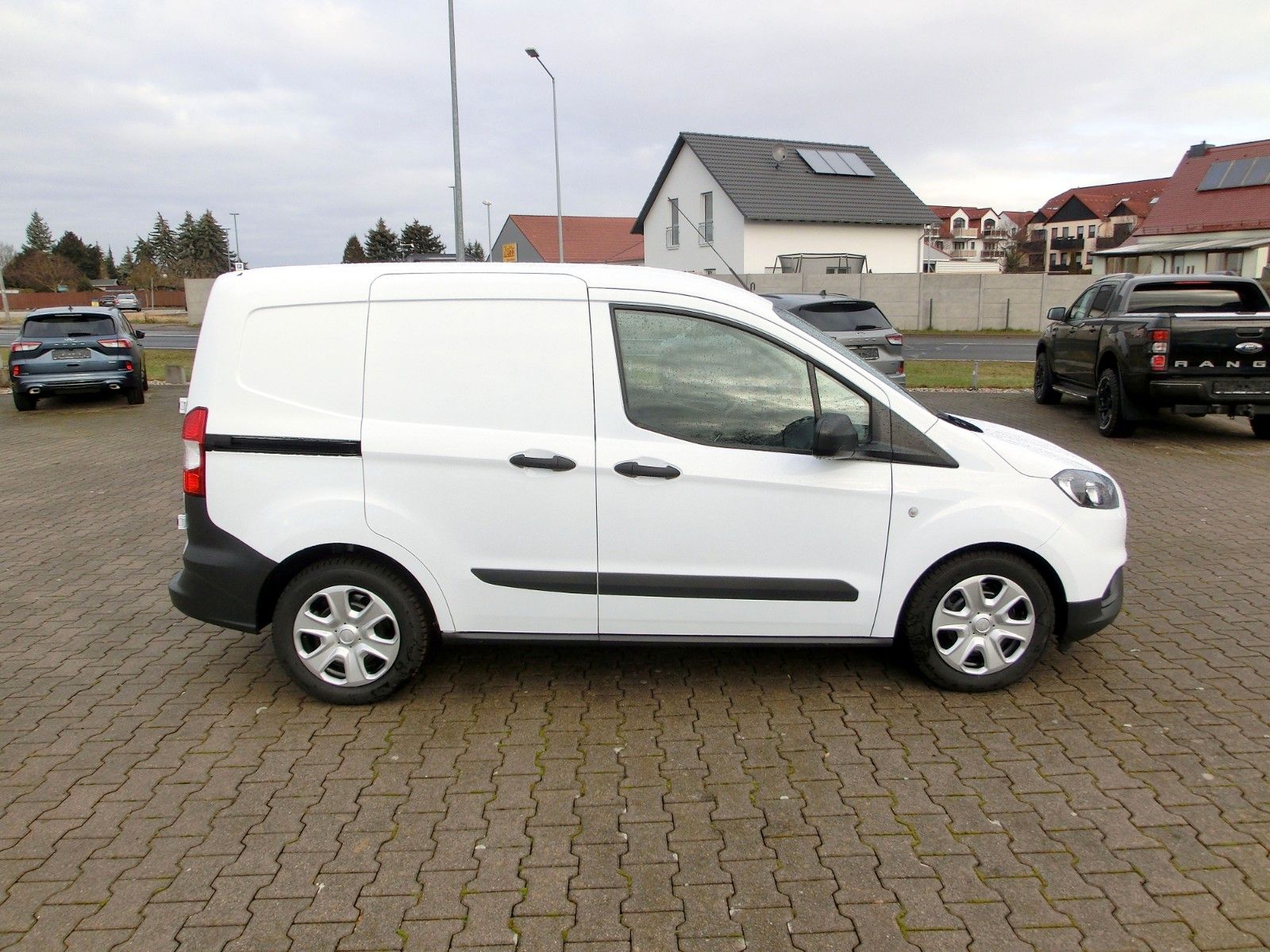 Fahrzeugabbildung Ford Transit Courier Trend