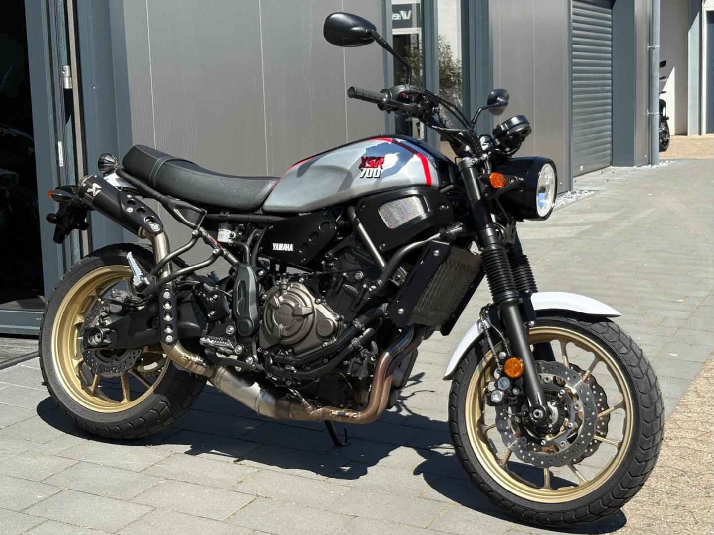 Yamaha XSR 700 X-Tribute *Akrapovice*2A möglich*