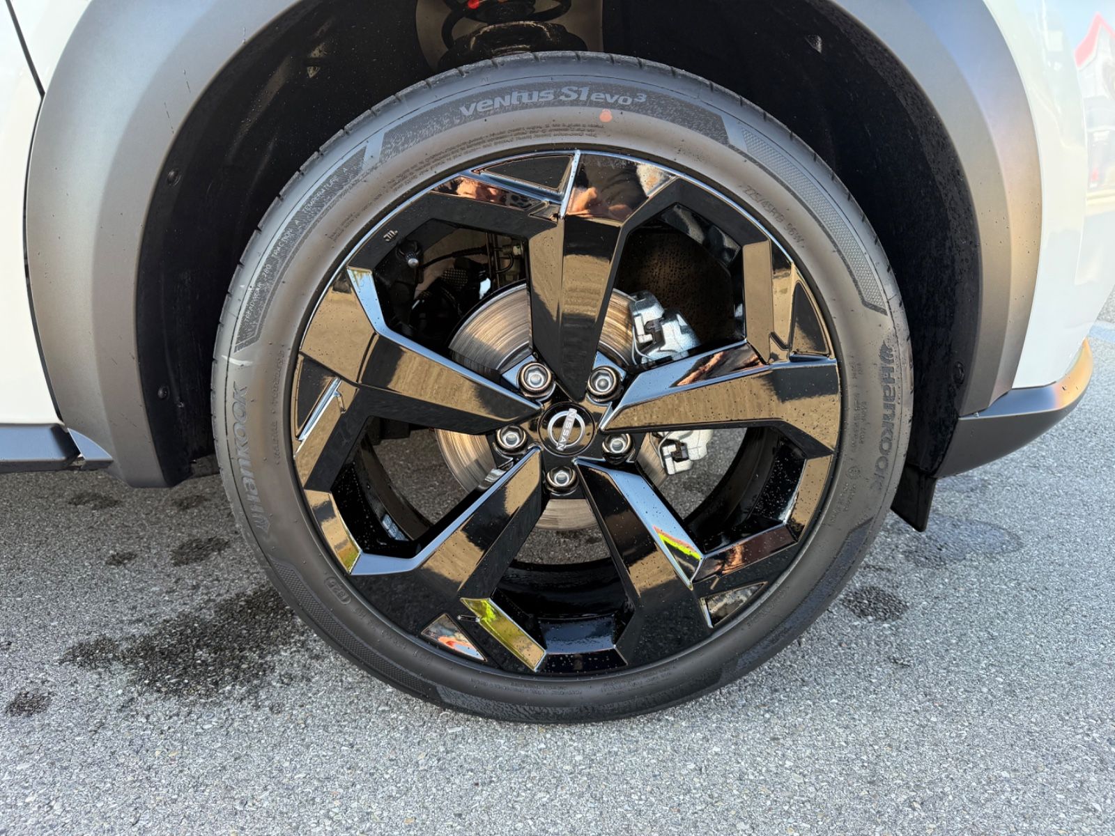 Fahrzeugabbildung Nissan Juke Tekna - Autom., Leder, Winter-Paket